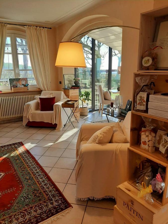 Relais Juliette Hotel La Morra Bagian luar foto