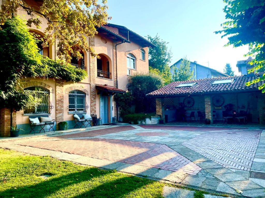 Relais Juliette Hotel La Morra Bagian luar foto
