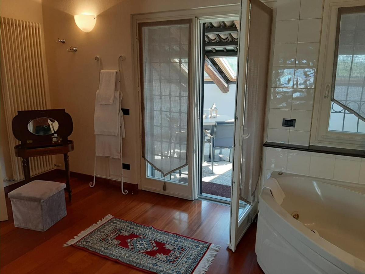 Relais Juliette Hotel La Morra Bagian luar foto