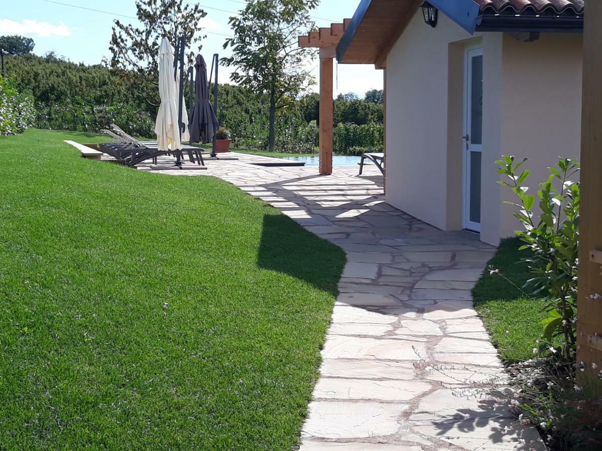 Relais Juliette Hotel La Morra Bagian luar foto