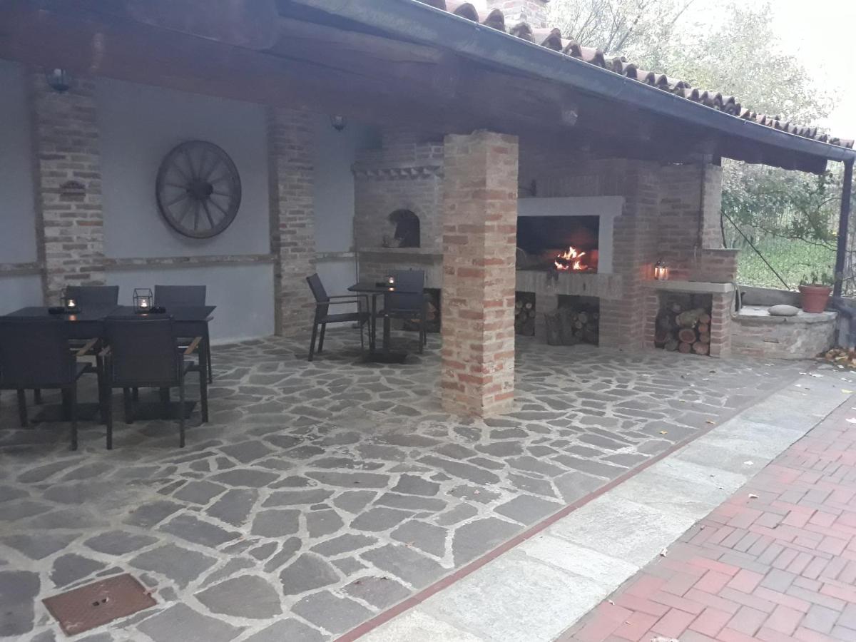 Relais Juliette Hotel La Morra Bagian luar foto